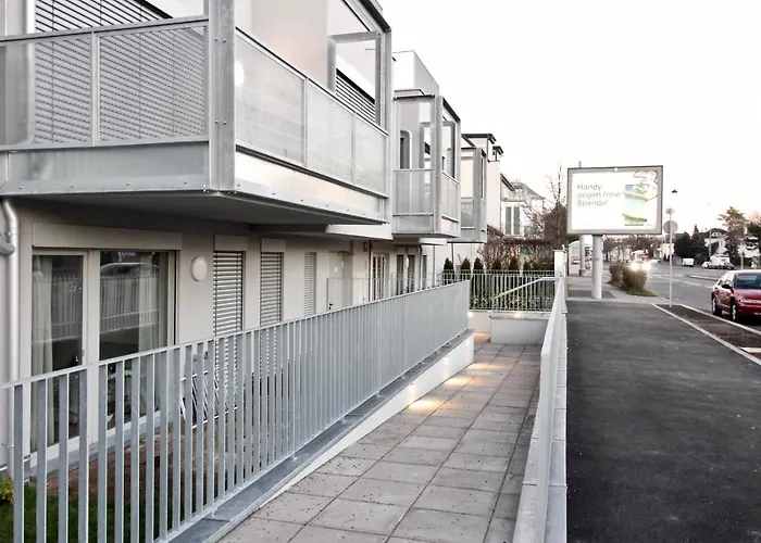 Yellow Flower Apartment With Pool - 5 Min To Lake