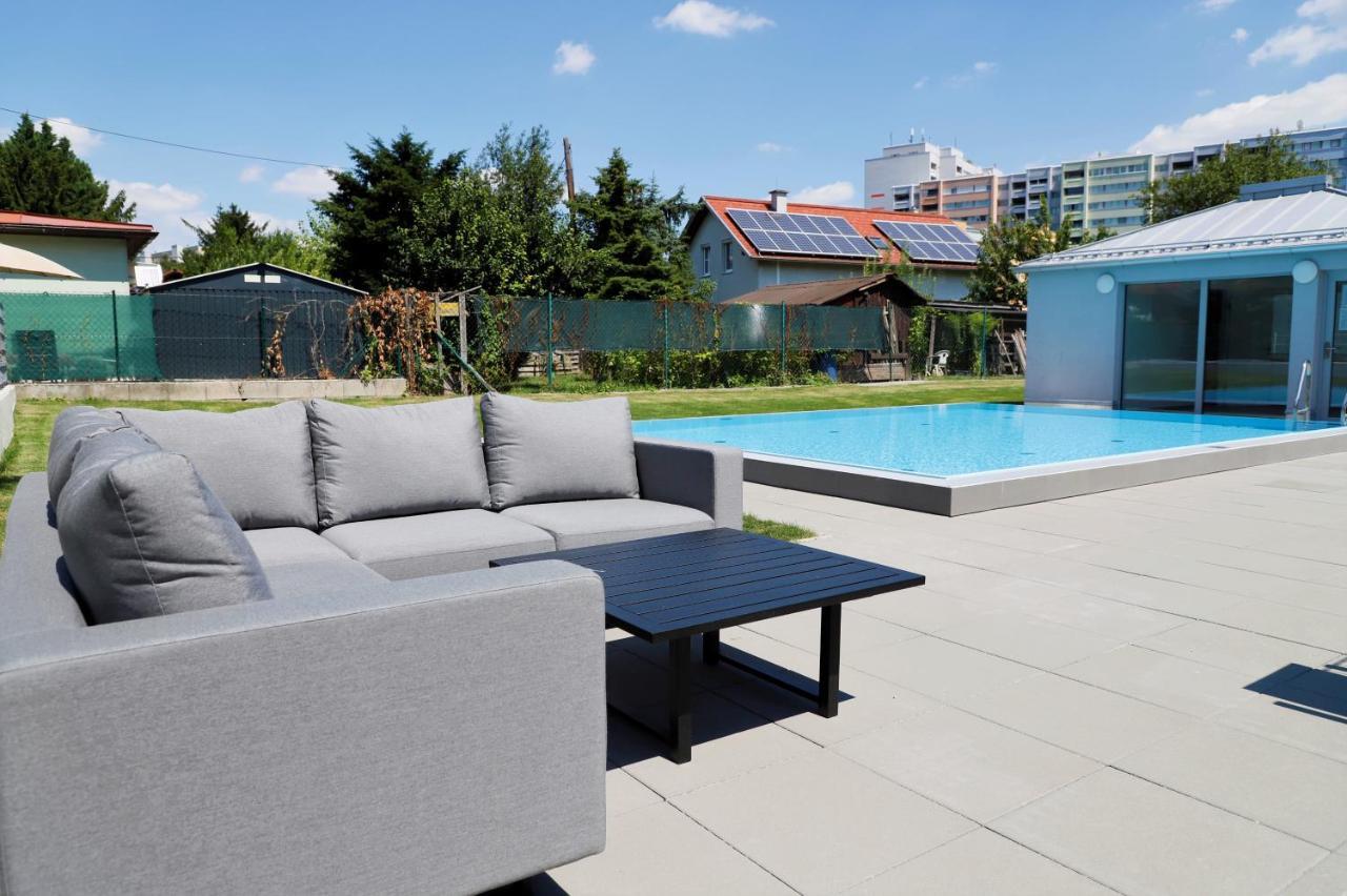 Apartment Yellow Flower With Pool - 5 Min To