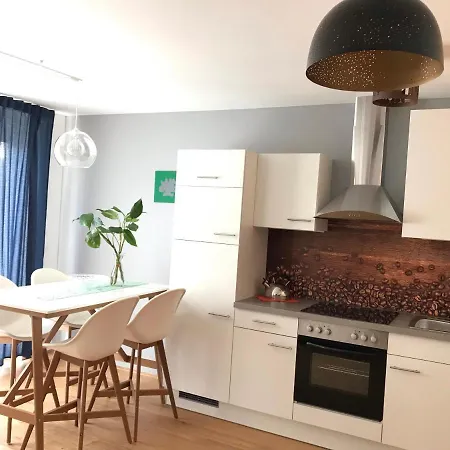 Yellow Flower Apartment With Pool - 5 Min To Lake Wien Exterior foto