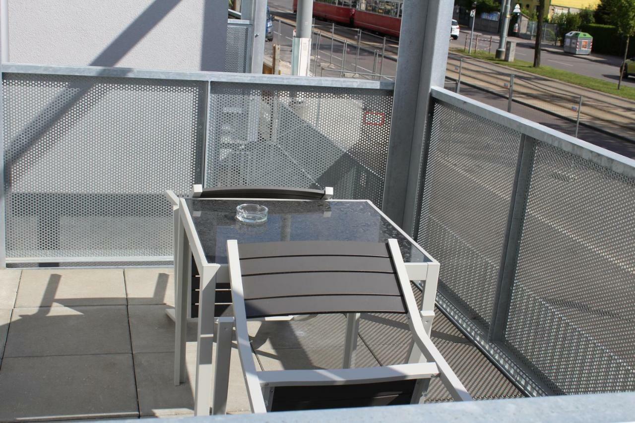Apartament Yellow Flower With Pool - 5 Min To