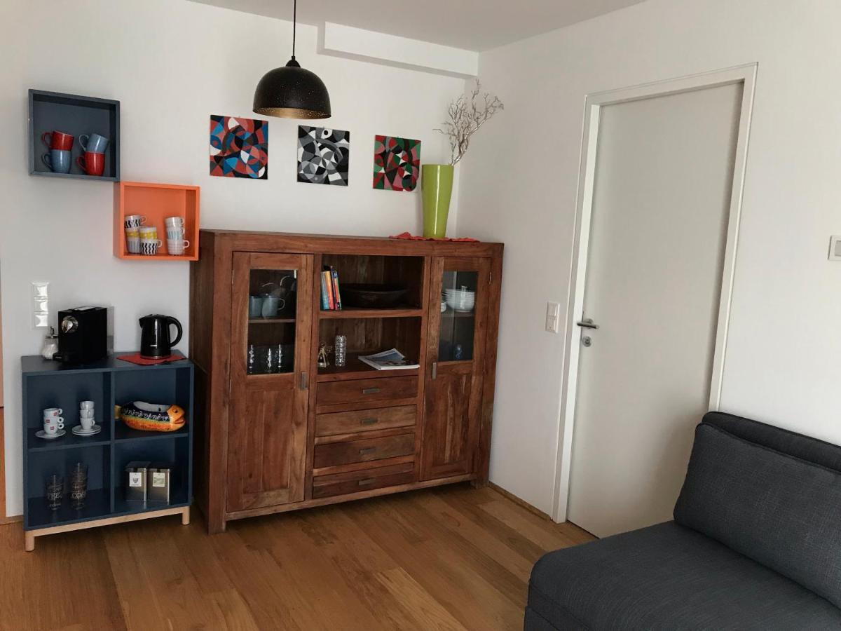 Apartament Yellow Flower With Pool - 5 Min To
