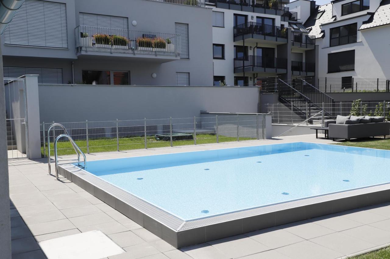 Yellow Flower With Pool - 5 Min To * Vienne